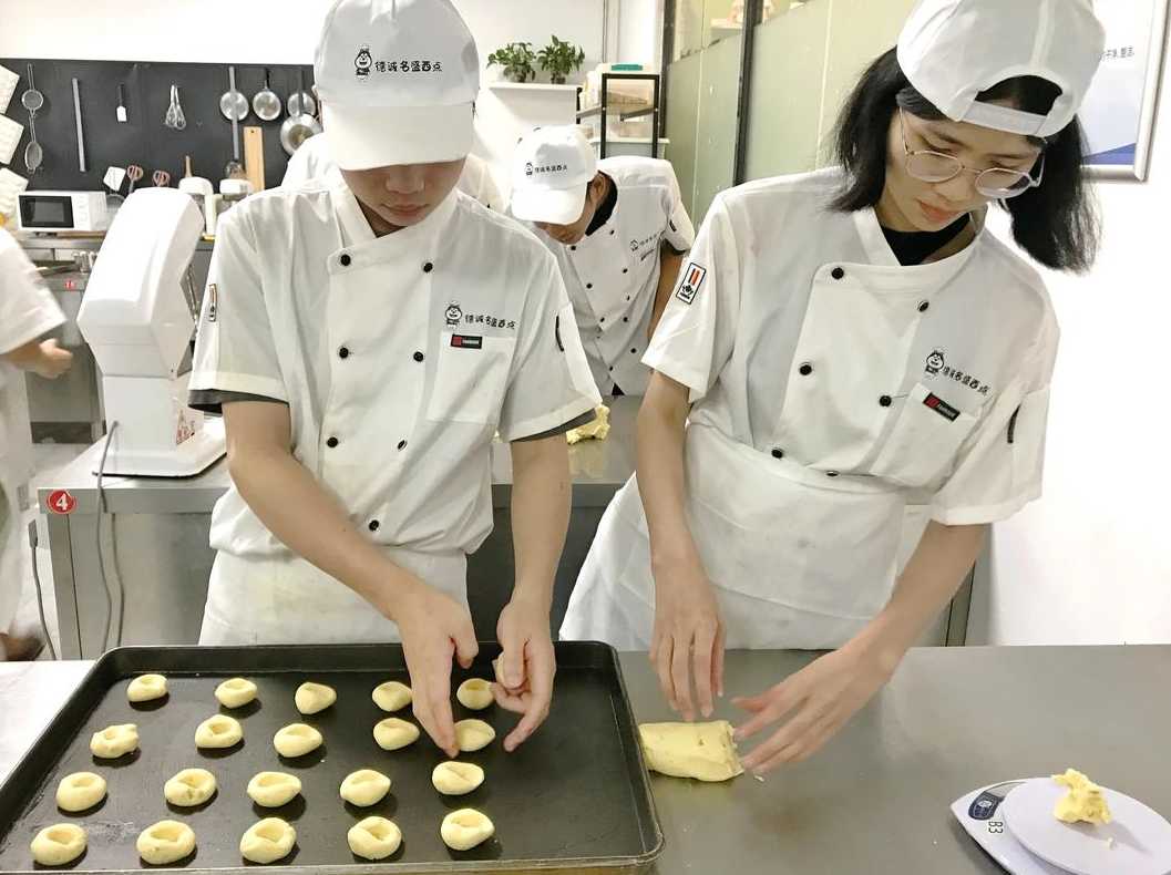 学校学习烘培 烘焙专业课程