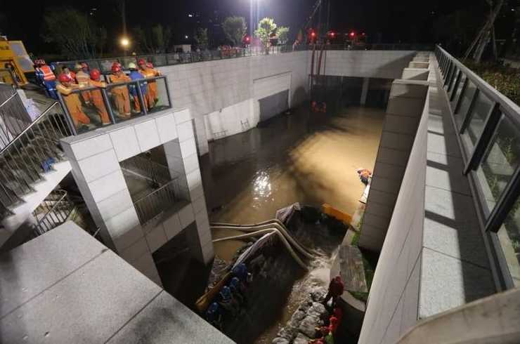 金沙湖地铁被挖漏【金沙湖轨道新城：金沙湖地铁漏水事故】